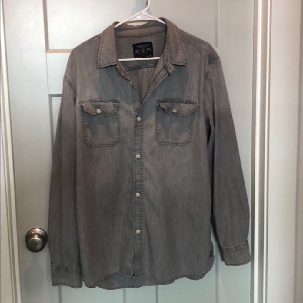 American eagle button down